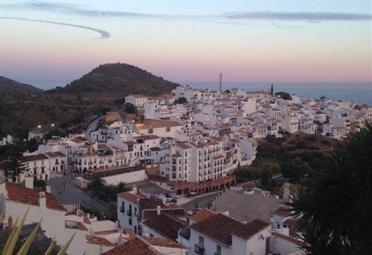 Valparaiso - Burriana Beach Nerja Bagian luar foto