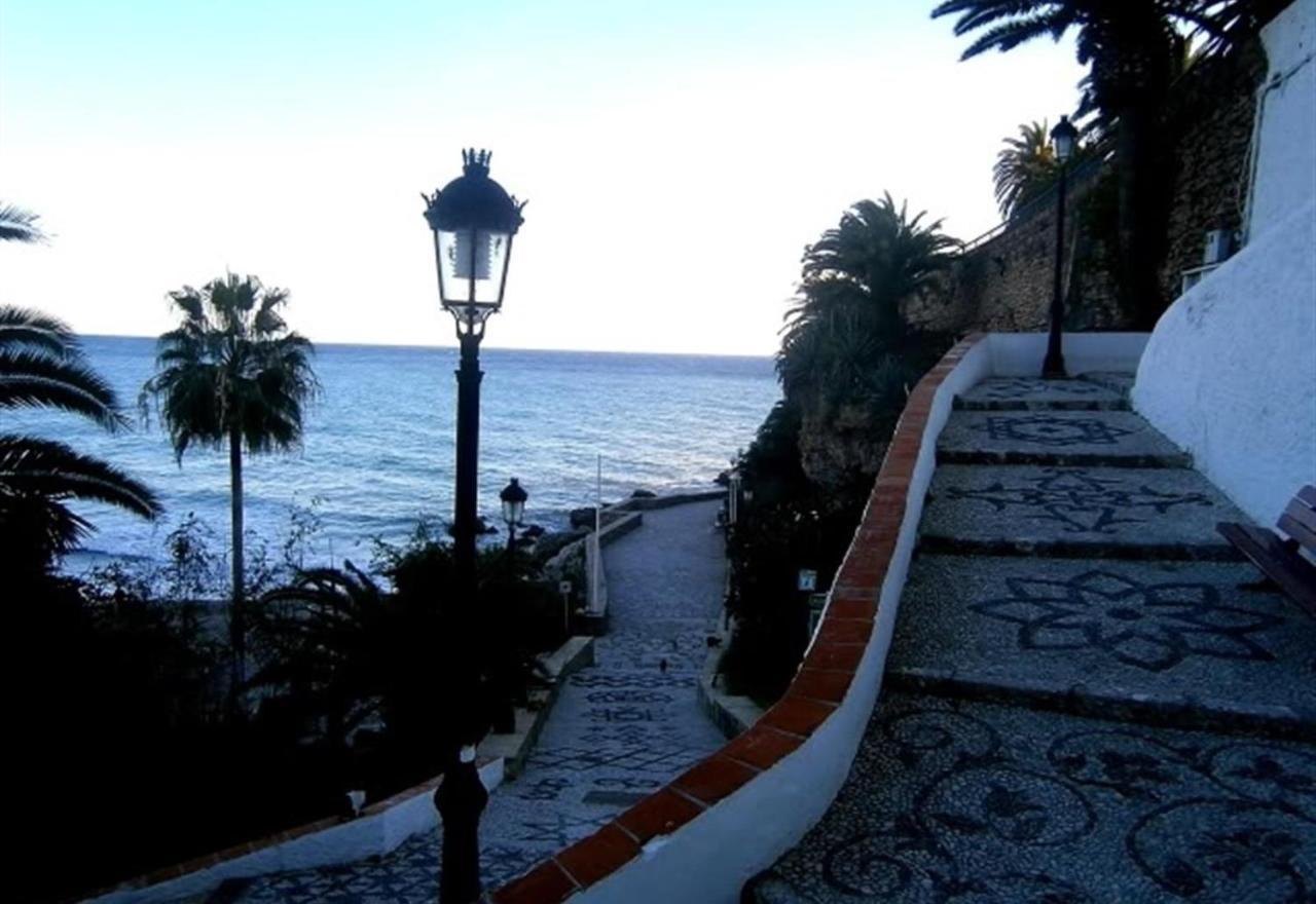 Valparaiso - Burriana Beach Nerja Bagian luar foto