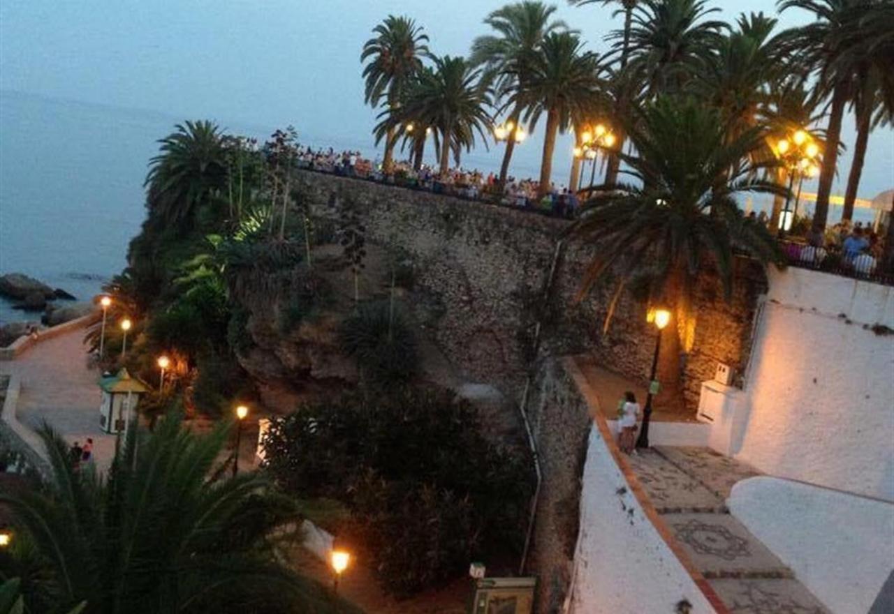 Valparaiso - Burriana Beach Nerja Bagian luar foto
